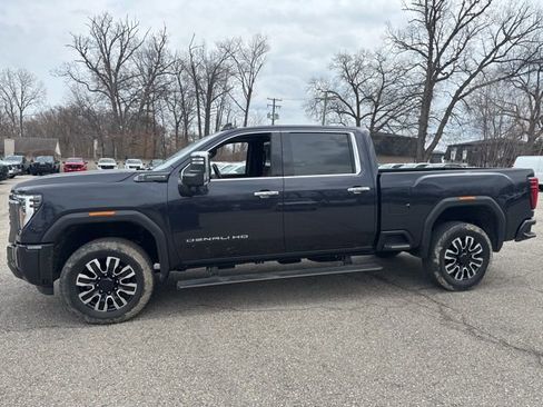 Used 2024 GMC Sierra 2500 Denali Ultimate w/ Max Trailering Package image 5