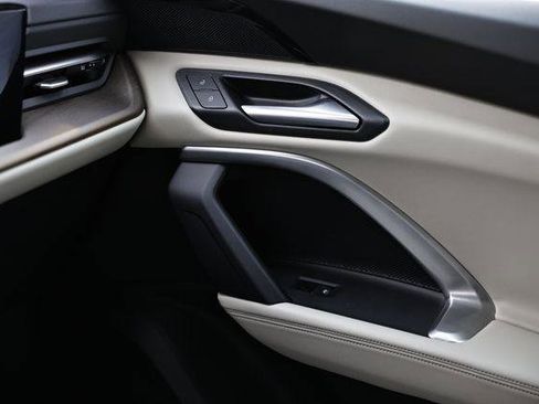 Certified 2025 Audi Q5 Premium image 42