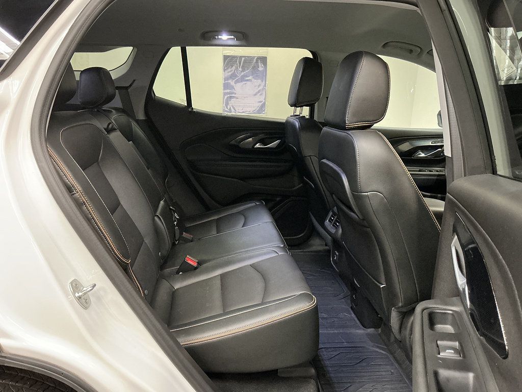 Used 2024 GMC Terrain AT4 w/ LPO, 'HIT The Road' Package AWD/4WD image 32
