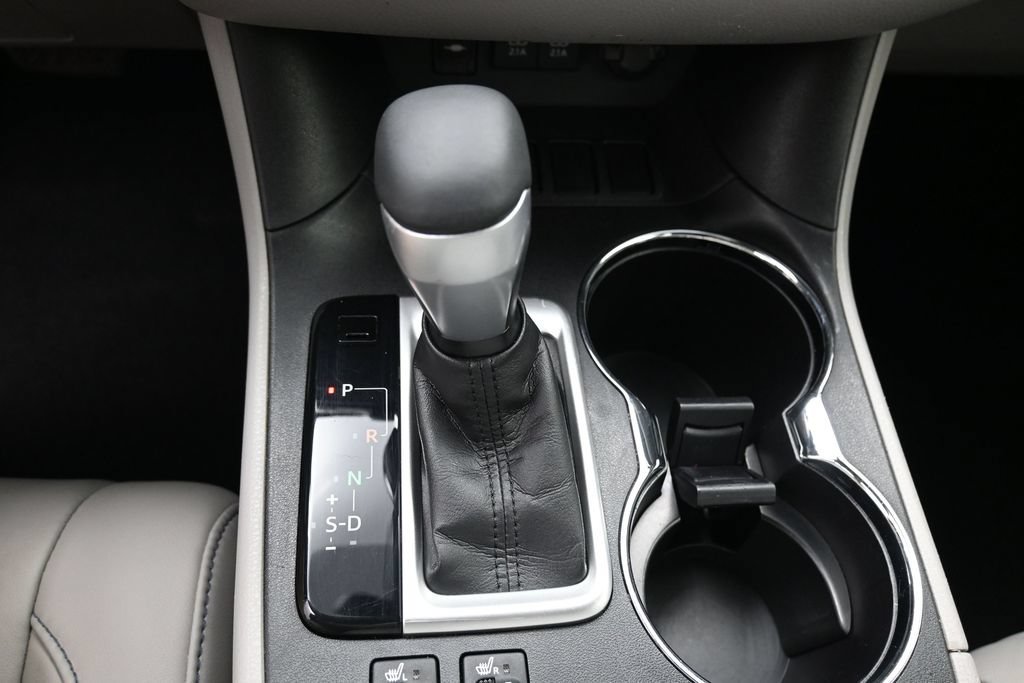 Used 2017 Toyota Highlander XLE FWD image 26