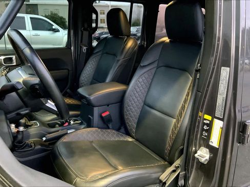Used 2021 Jeep Wrangler Unlimited Sahara image 7