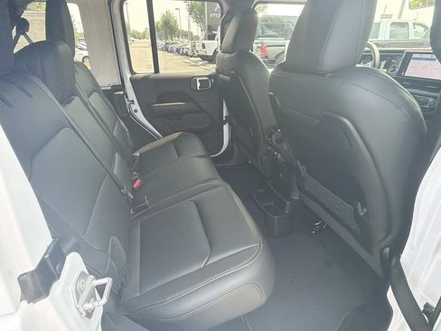 New 2026 Jeep Wrangler Unlimited Sahara AWD/4WD image 23