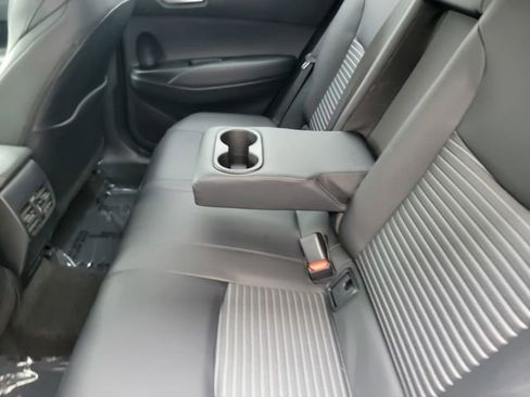 Used 2023 Toyota Corolla Cross XSE w/ Convenience Package image 9