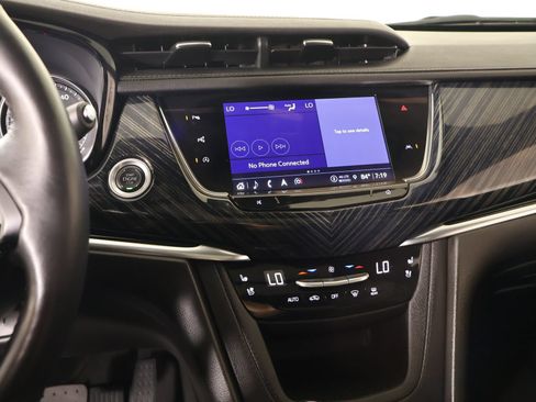 Used 2025 Cadillac XT6 Premium Luxury w/ Technology Package FWD image 5