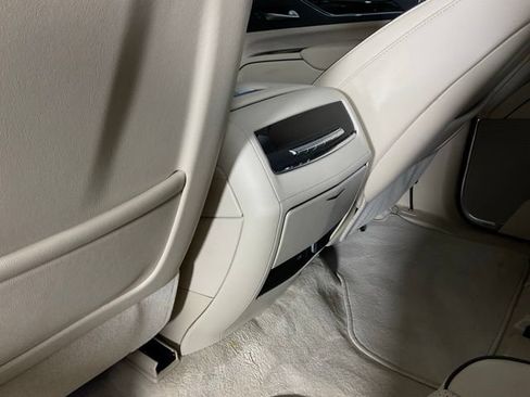 Certified 2024 Cadillac Escalade ESV Premium Luxury w/ Performance Package AWD/4WD image 16