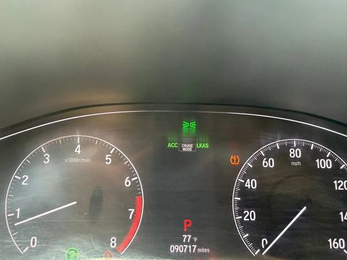 Used 2018 Honda Accord Touring image 14