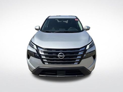Used 2025 Nissan Rogue SV AWD/4WD image 2