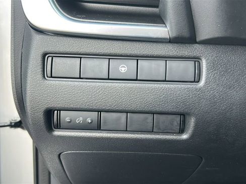 Used 2022 Nissan Rogue SV FWD image 14