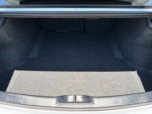 Used 2023 Chrysler 300 Touring w/ Sport Appearance Package RWD image 17