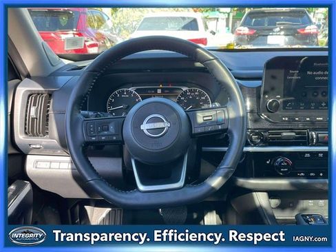 Certified 2025 Nissan Pathfinder SL w/ SL Premium Package image 15