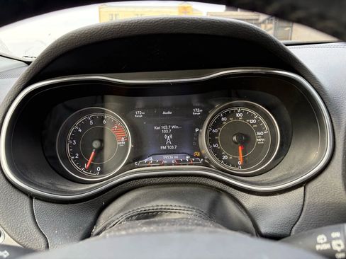 Used 2019 Jeep Cherokee Limited image 15