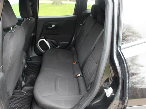 Used 2018 Jeep Renegade Latitude w/ Cold Weather Group AWD/4WD image 31