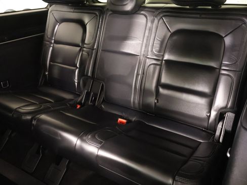 Used 2020 Lincoln Navigator Reserve AWD/4WD image 14