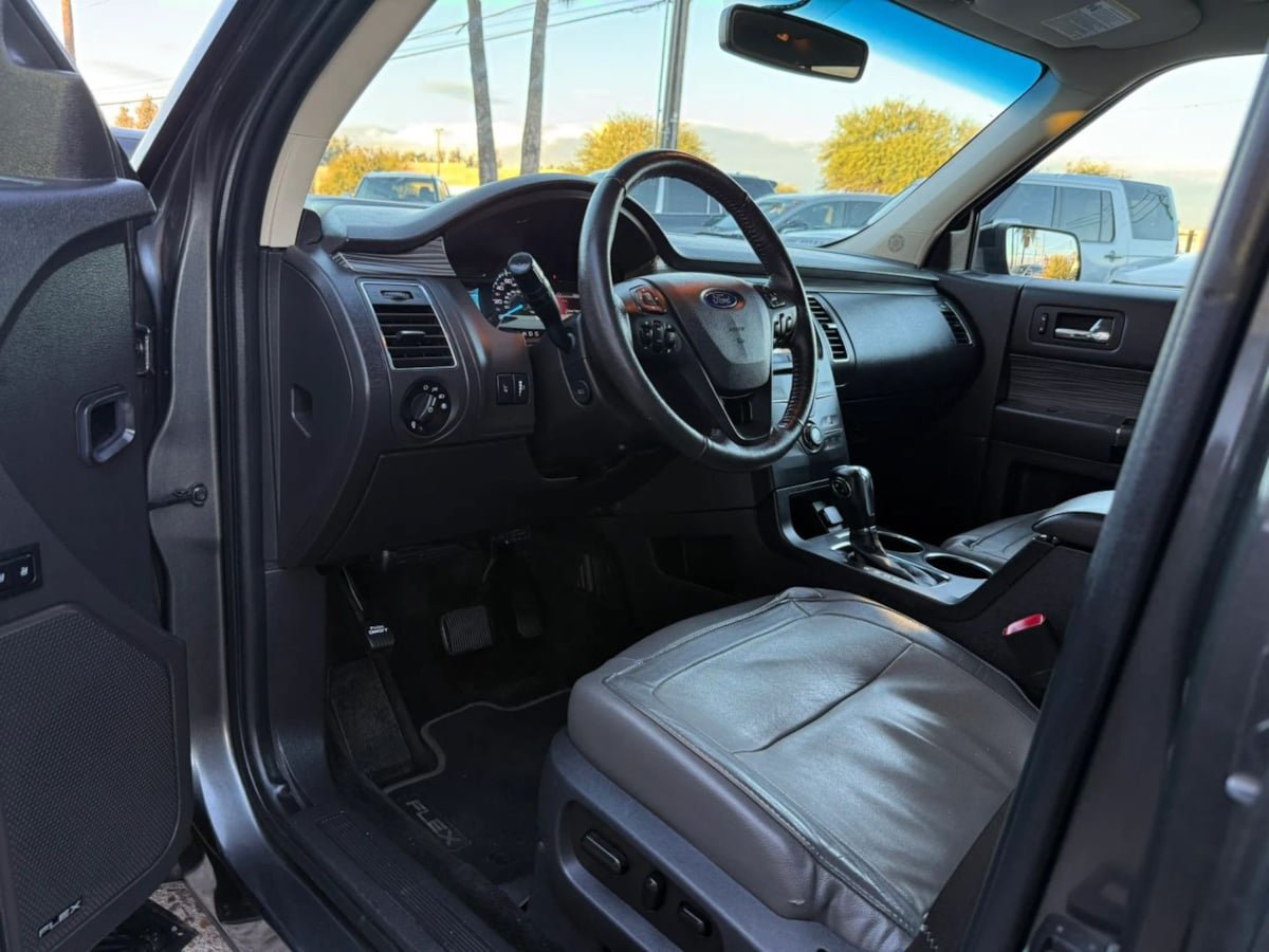 Used 2018 Ford Flex SEL w/ Equipment Group 202A FWD image 36