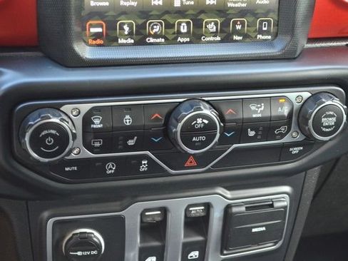 Used 2019 Jeep Wrangler Rubicon AWD/4WD image 31