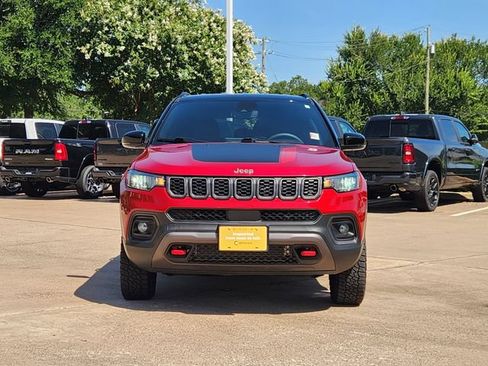 Used 2026 Jeep Compass Trailhawk AWD/4WD image 2