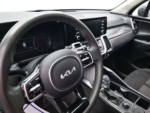 Used 2023 Kia Sorento LX image 24