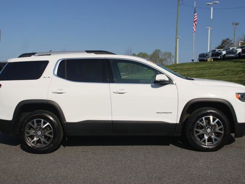 Used 2023 GMC Acadia SLE w/ Driver Convenience Package FWD image 8
