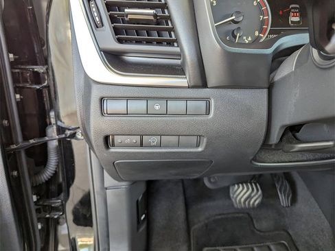 Used 2023 Nissan Rogue SV image 19