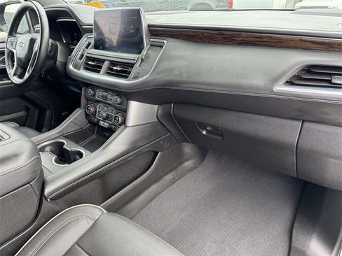 Used 2023 Chevrolet Suburban Premier image 5