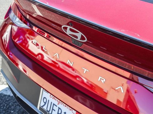 Certified 2025 Hyundai Elantra Sport w/ Cargo Package image 9