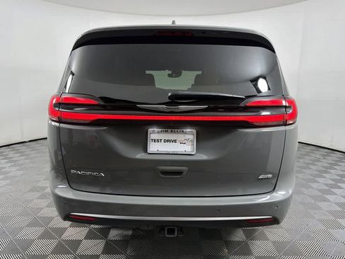 Used 2021 Chrysler Pacifica Pinnacle image 9