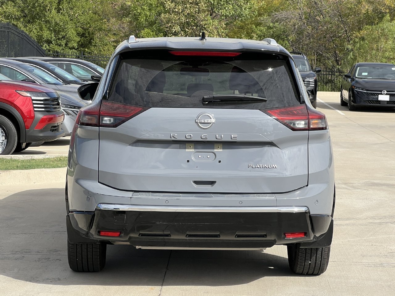 Used 2024 Nissan Rogue Platinum FWD image 4