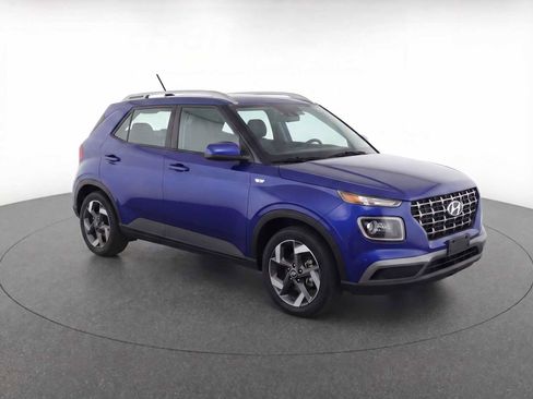 Used 2023 Hyundai Venue SEL FWD image 3