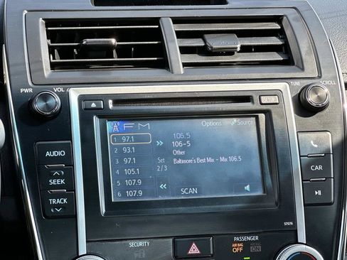 Used 2013 Toyota Camry SE FWD image 11