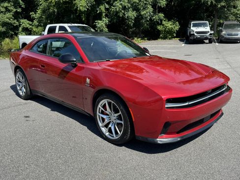 Used 2024 Dodge Charger Daytona Scat Pack w/ Plus Group AWD/4WD image 3