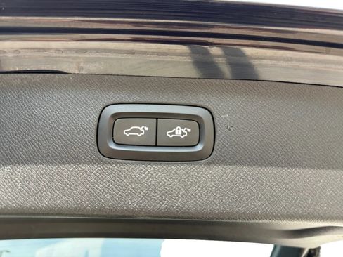 Used 2019 Volvo XC90 T6 Momentum w/ Advanced Package AWD/4WD image 12