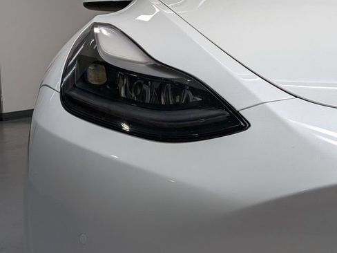 Used 2022 Tesla Model Y Performance image 28