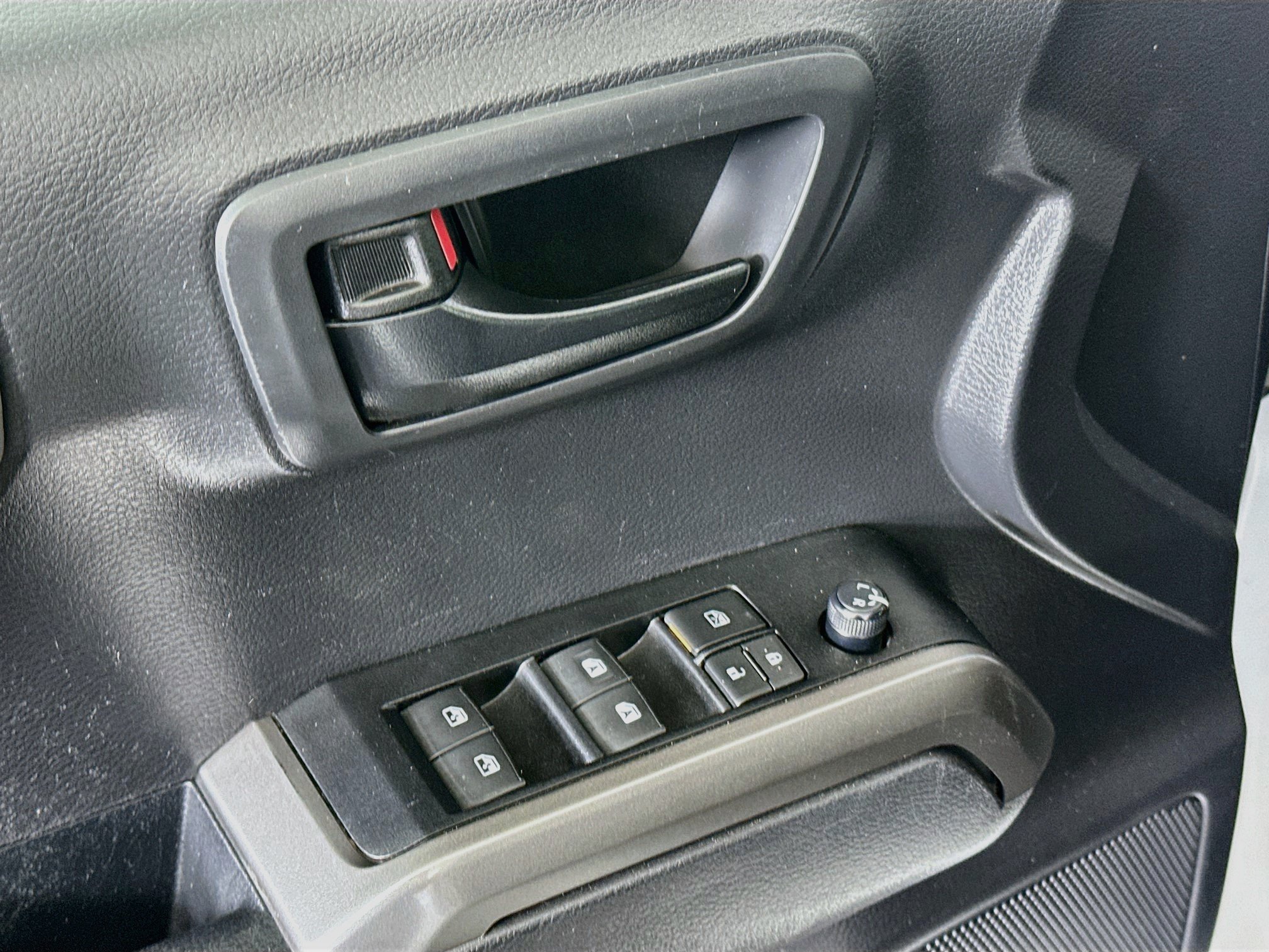 Used 2023 Toyota Tacoma SR5 RWD image 15