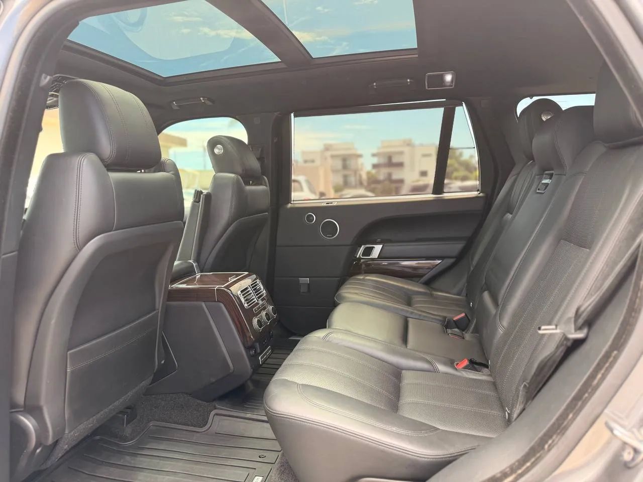 Used 2015 Land Rover Range Rover Long Wheelbase Supercharged AWD/4WD image 29