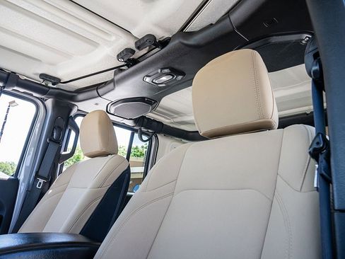 Used 2018 Jeep Wrangler Unlimited Sport S AWD/4WD image 25