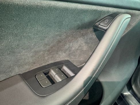 Used 2024 Tesla Model Y Long Range image 23