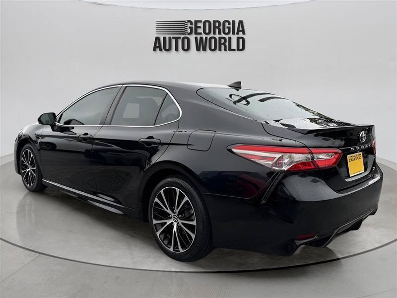 Used 2019 Toyota Camry SE w/ Convenience Package FWD image 12