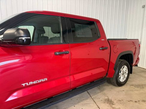 Used 2022 Toyota Tundra SR5 w/ SR5 Convenience Package image 7
