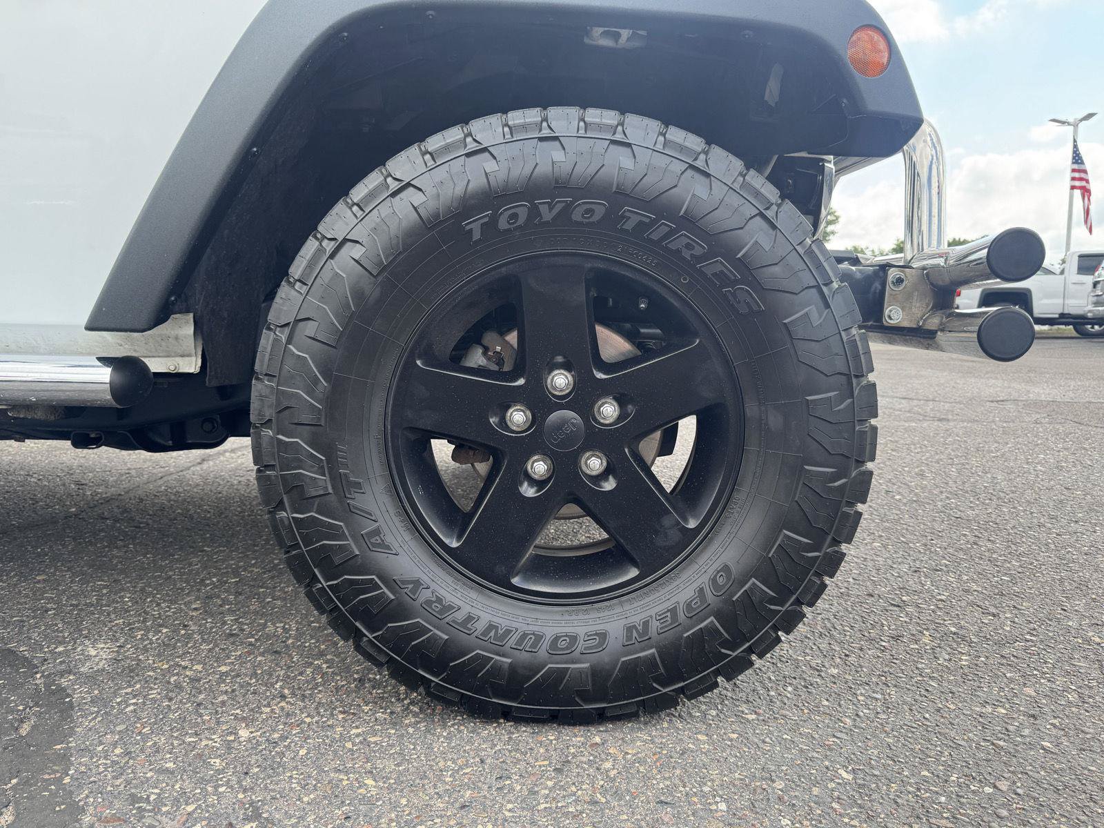 Used 2017 Jeep Wrangler Sport AWD/4WD image 9