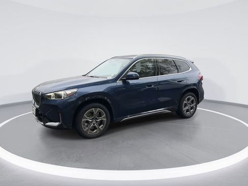 Used 2025 BMW X1 xDrive28i w/ Technology Package image 4