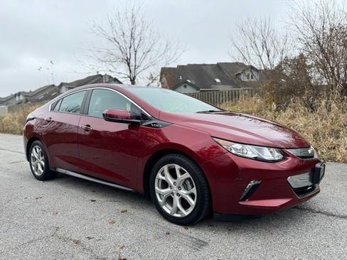 Used 2017 Chevrolet Volt Premier w/ Driver Confidence Package image 4