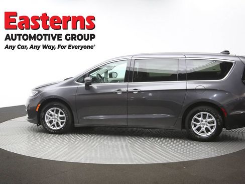 Used 2023 Chrysler Pacifica Touring-L FWD image 62