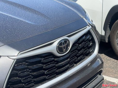 Certified 2025 Toyota Highlander LE image 7