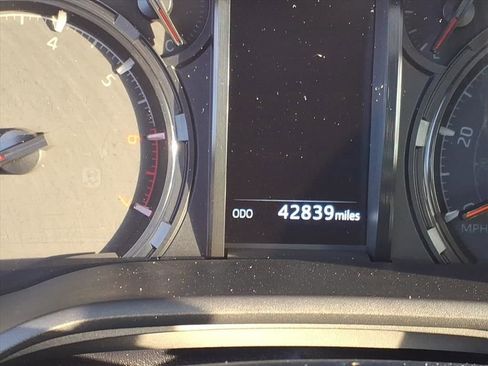 Used 2020 Toyota 4Runner SR5 Premium image 7