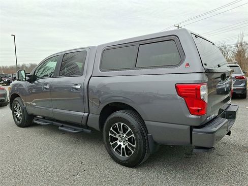 Used 2021 Nissan Titan SV w/ SV Convenience Package image 4