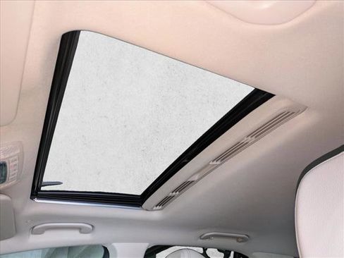 Certified 2025 Mercedes-Benz GLE 350 4MATIC image 17