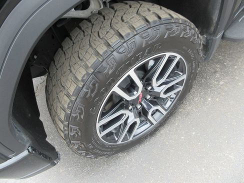 Certified 2025 GMC Sierra 1500 AT4 w/ AT4 Premium Package AWD/4WD image 13
