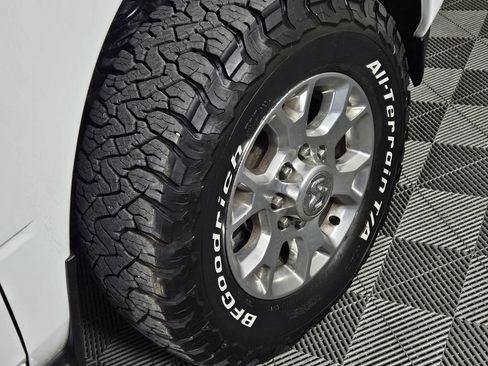 Used 2024 RAM 2500 Laramie AWD/4WD image 6