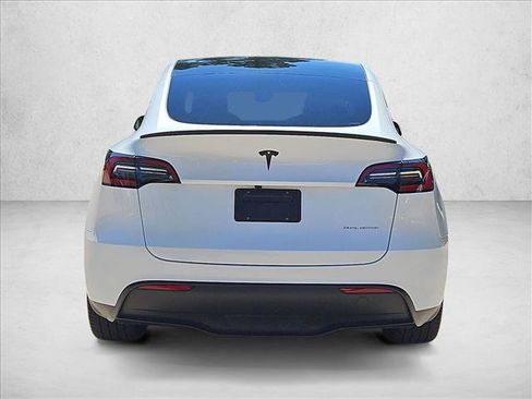 Used 2025 Tesla Model Y Long Range AWD/4WD image 7