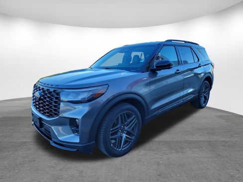 Used 2025 Ford Explorer ST-Line w/ ST-Line Street Pack AWD/4WD image 3
